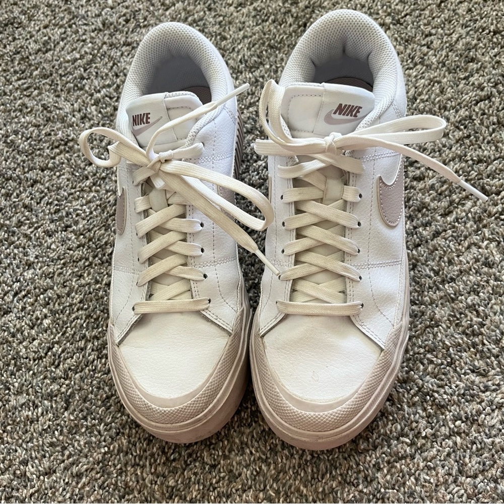 Woman’s Nike Legacy Court Lift tennis shoe